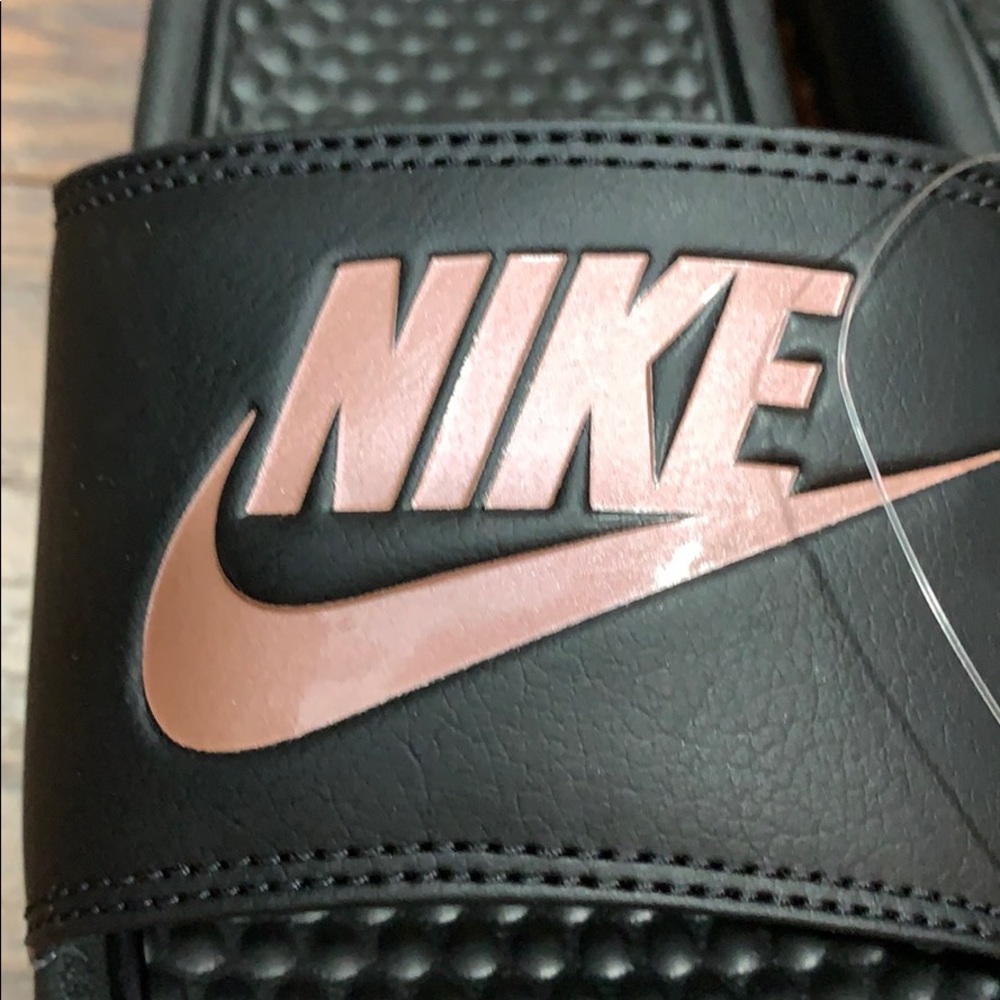 NIKE WMNS BENASSI JDI Black/Rose Gold - Picture 4 of 16